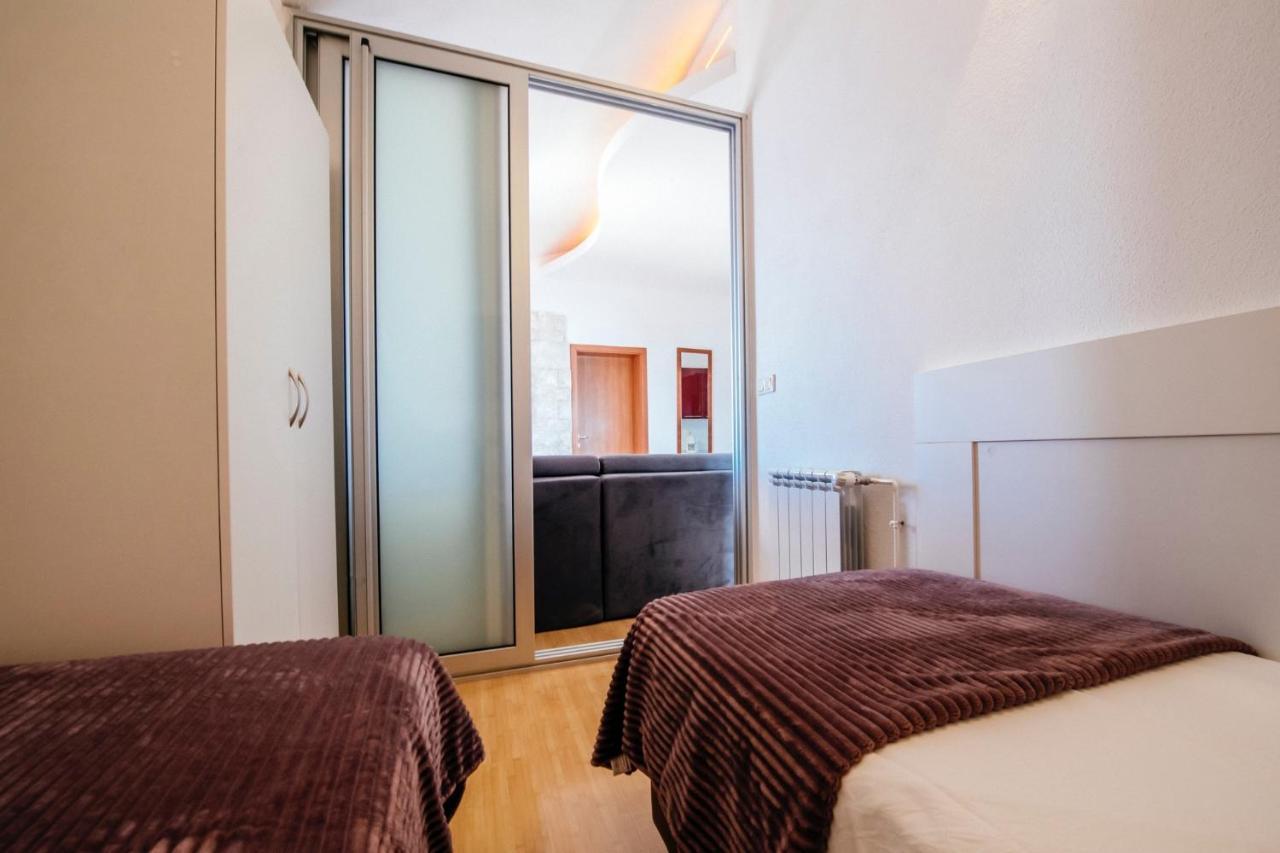 Apartments Amari Starigrad Paklenica Exteriör bild